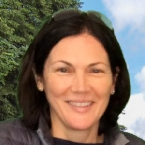 What is the experience of nurses undertaking research activity whilst in paid employment? An interpretive descriptive study Kathryn Tennant, Speaker