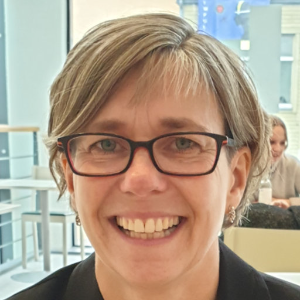 Classification of 80-year-old individuals into healthy moderately healthy and frail based on different frailty scores affects the interpretation of laboratory results Maria Edvardsson, Speaker
